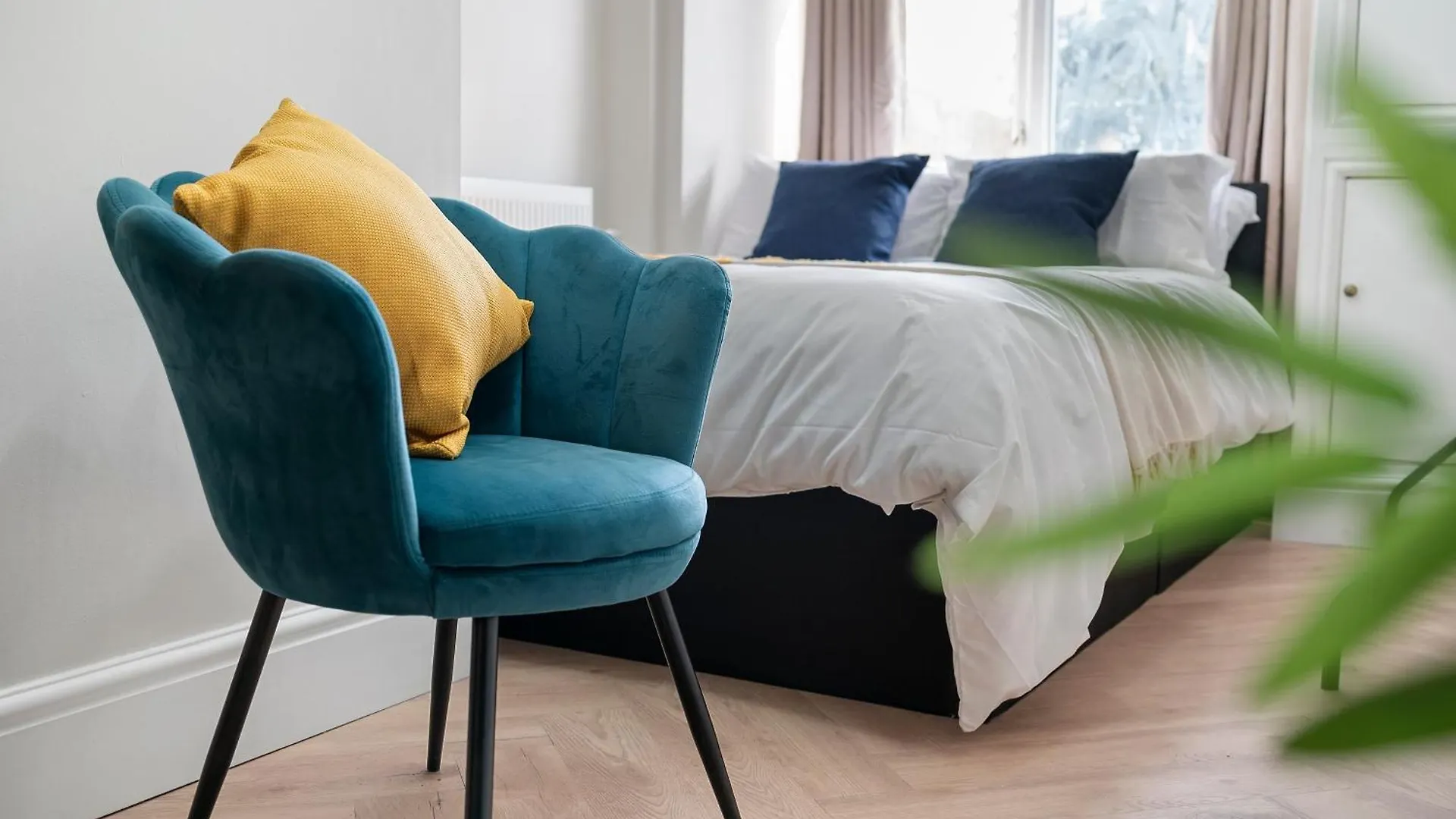 Stylish 3-Bedroom Greenwich Apartment 2 Bath Pad & Free Parking Londra