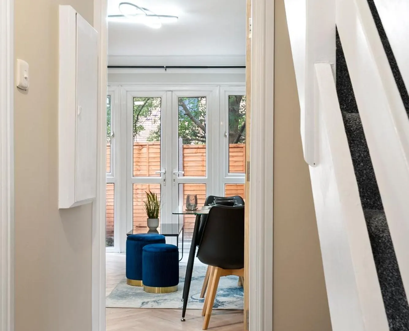 Stylish 3-Bedroom Greenwich Apartment 2 Bath Pad & Free Parking Londra