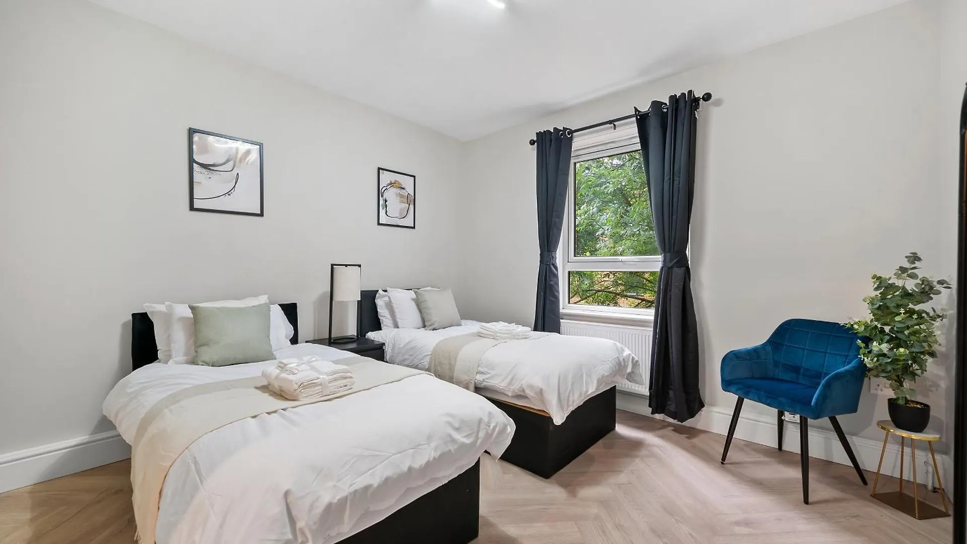 Stylish 3-Bedroom Greenwich Apartment 2 Bath Pad & Free Parking Londra