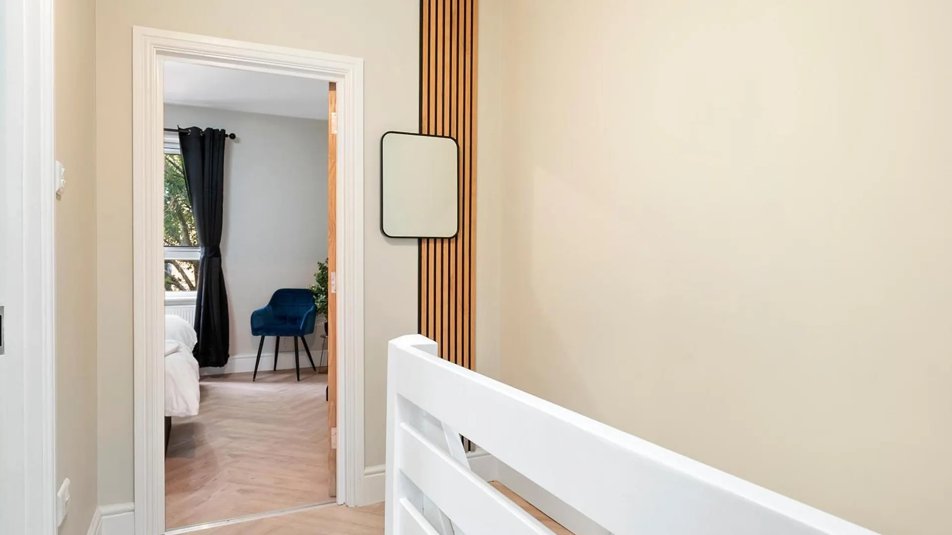 Stylish 3-Bedroom Greenwich Apartment 2 Bath Pad & Free Parking Londra