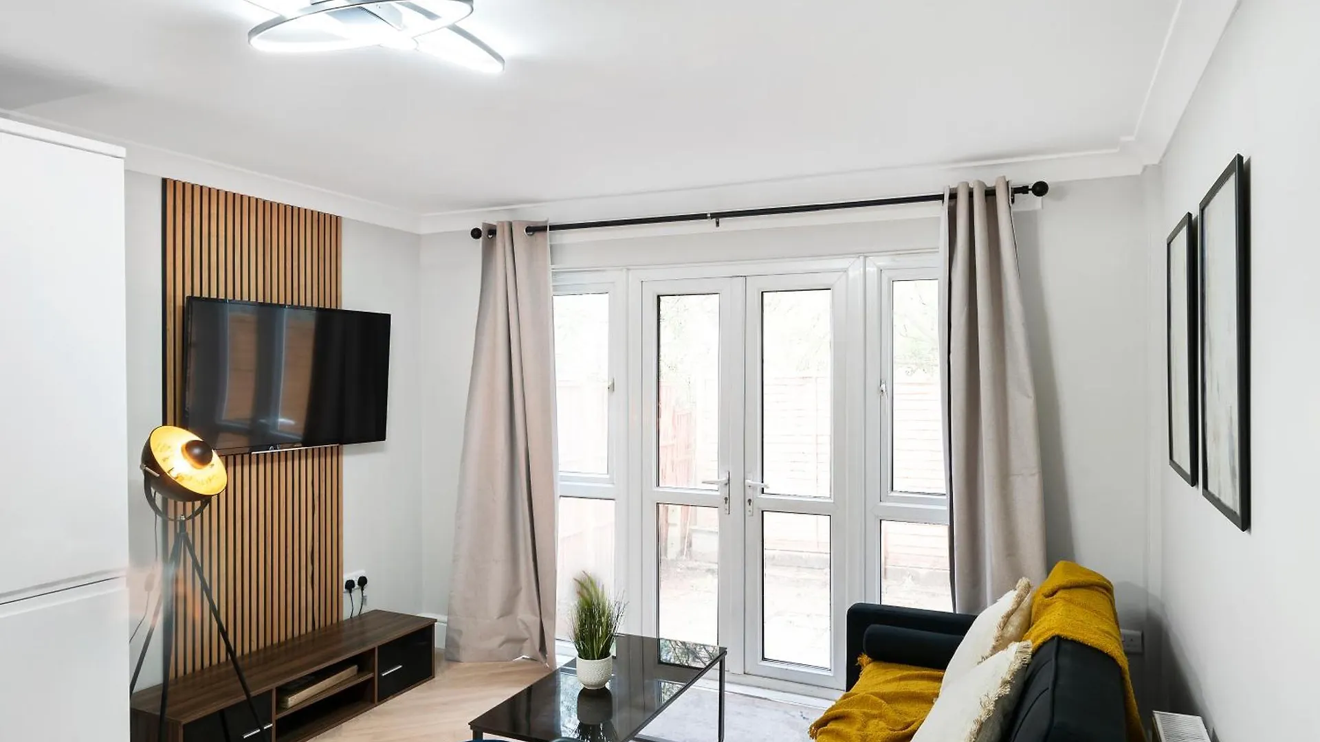 Stylish 3-Bedroom Greenwich Apartment 2 Bath Pad & Free Parking Londra 0*,  Regno Unito
