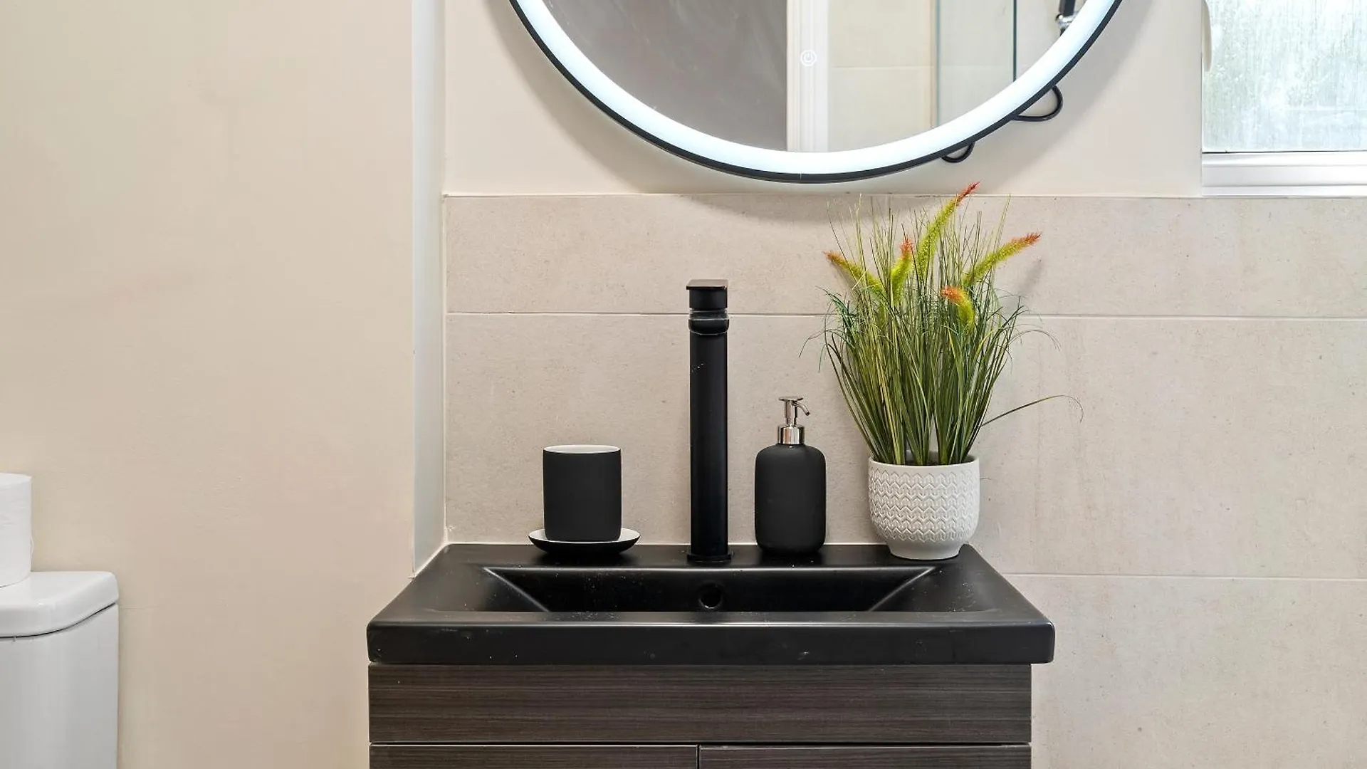 Stylish 3-Bedroom Greenwich Apartment 2 Bath Pad & Free Parking London 0*,  United Kingdom