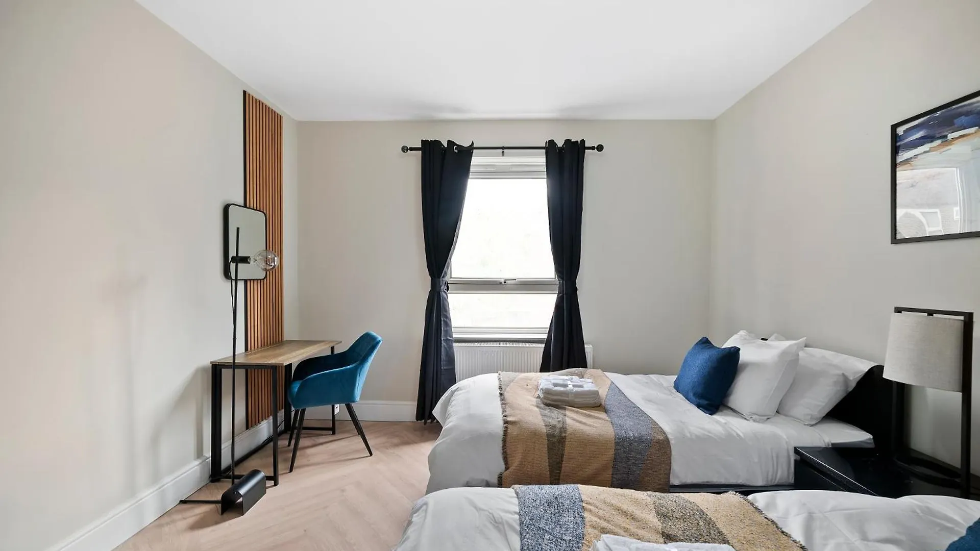 Stylish 3-Bedroom Greenwich Apartment 2 Bath Pad & Free Parking London United Kingdom