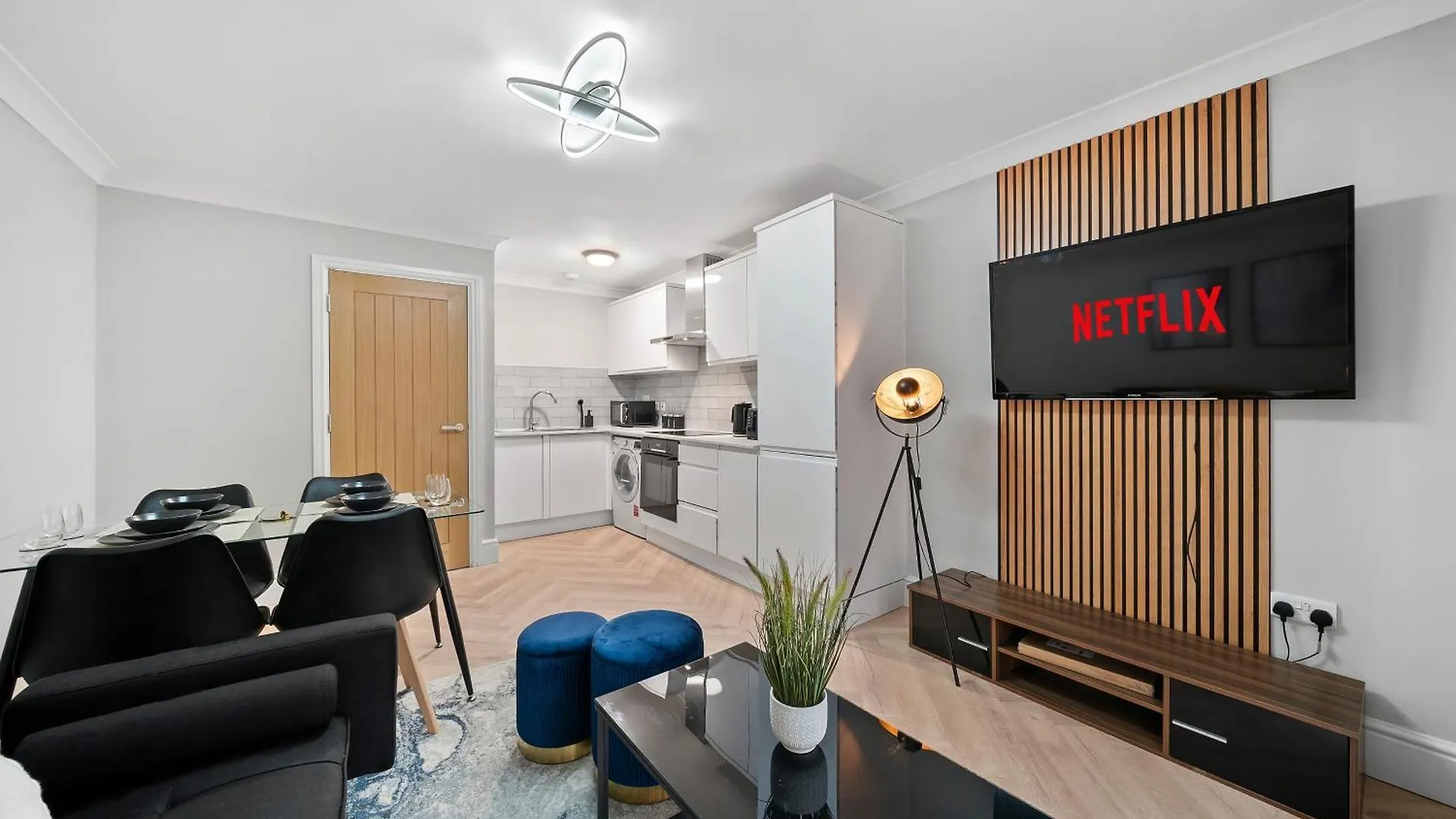 Stylish 3-Bedroom Greenwich Apartment 2 Bath Pad & Free Parking London United Kingdom