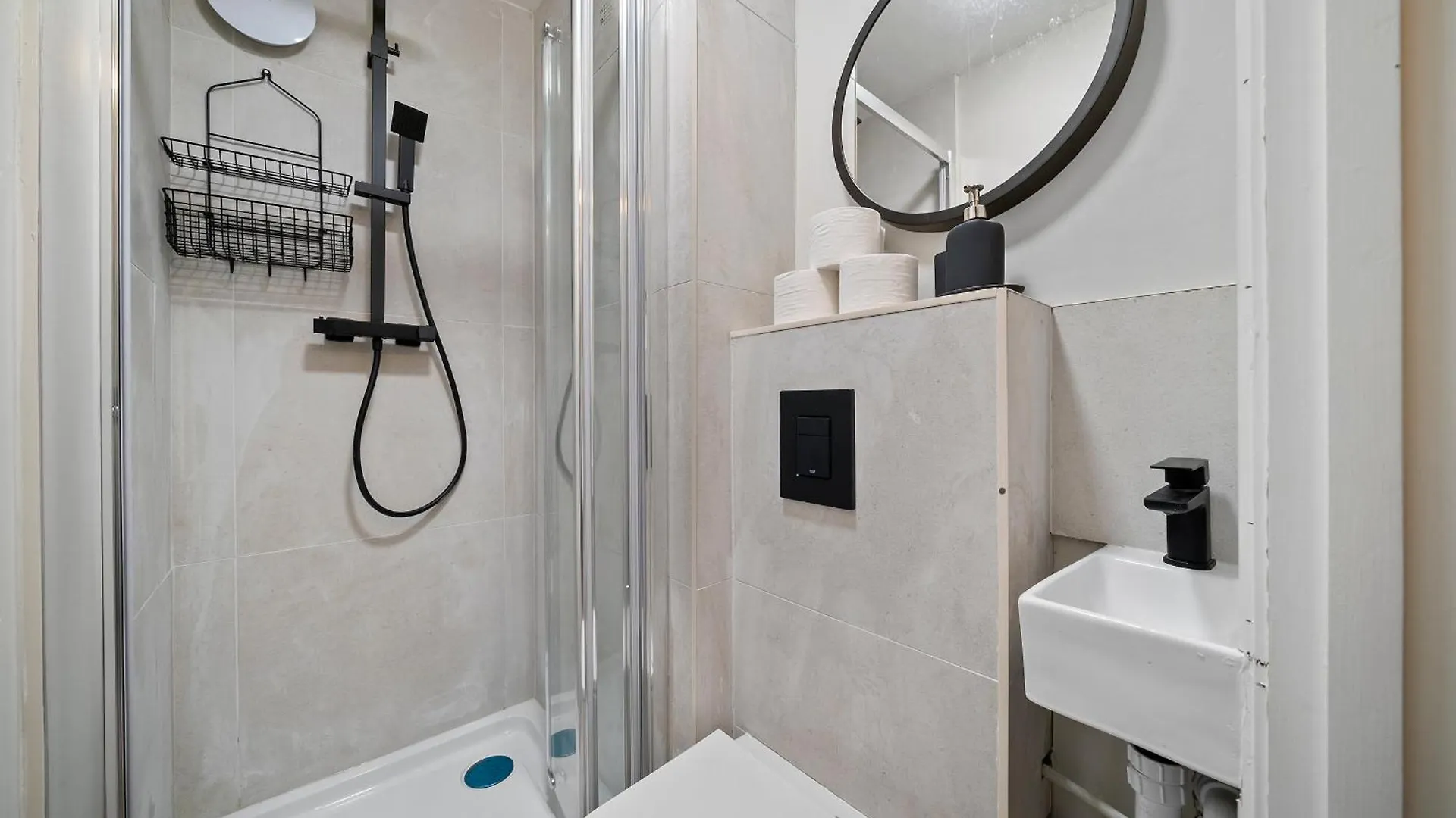Stylish 3-Bedroom Greenwich Apartment 2 Bath Pad & Free Parking London