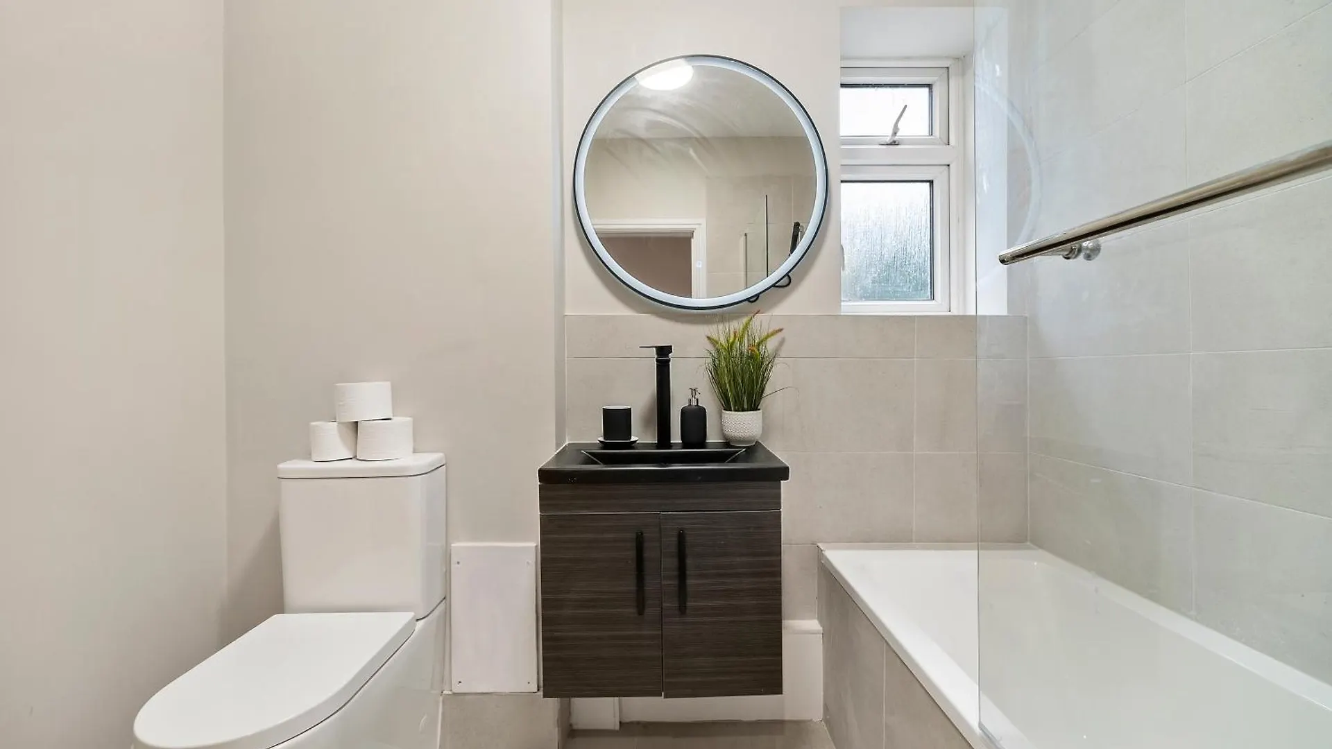 Stylish 3-Bedroom Greenwich Apartment 2 Bath Pad & Free Parking London